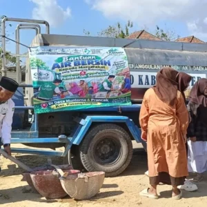 NU Care-LAZISNU Sumenep Salurkan 20.000 Liter Air Bersih