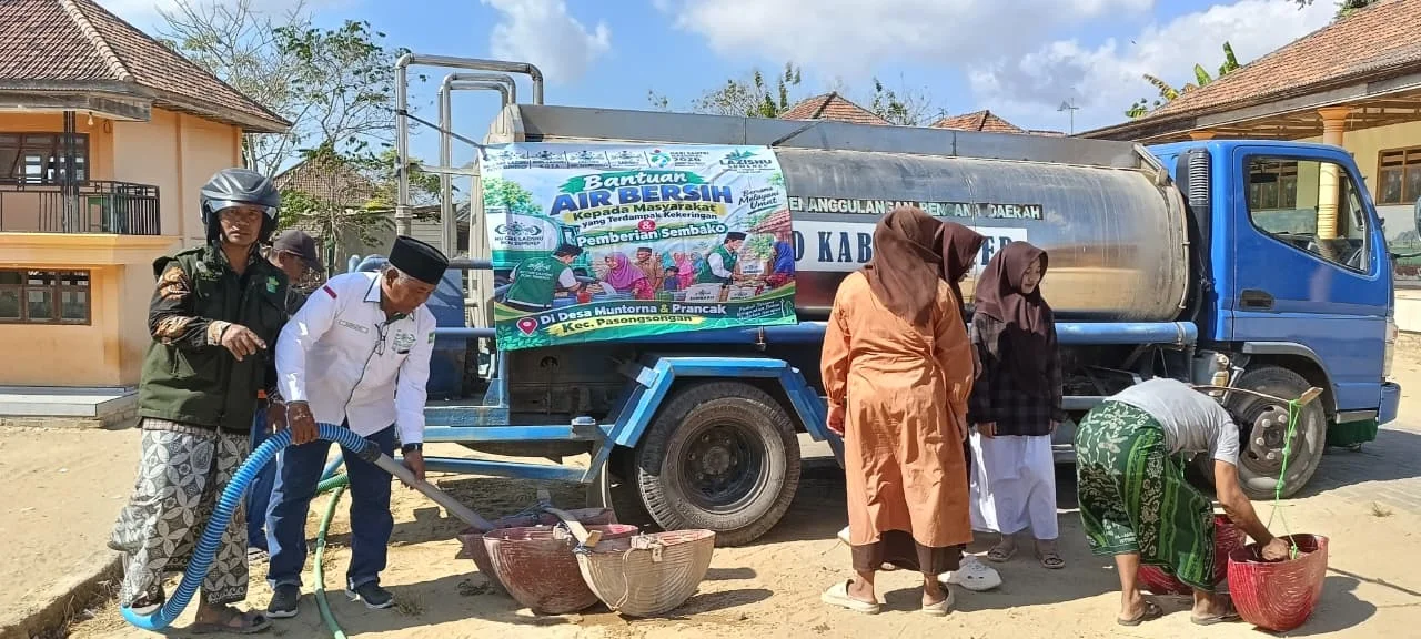 NU Care-LAZISNU Sumenep menyalurkan bantuan air bersih kepada warga terdampak kekeringan di Pasongsongan