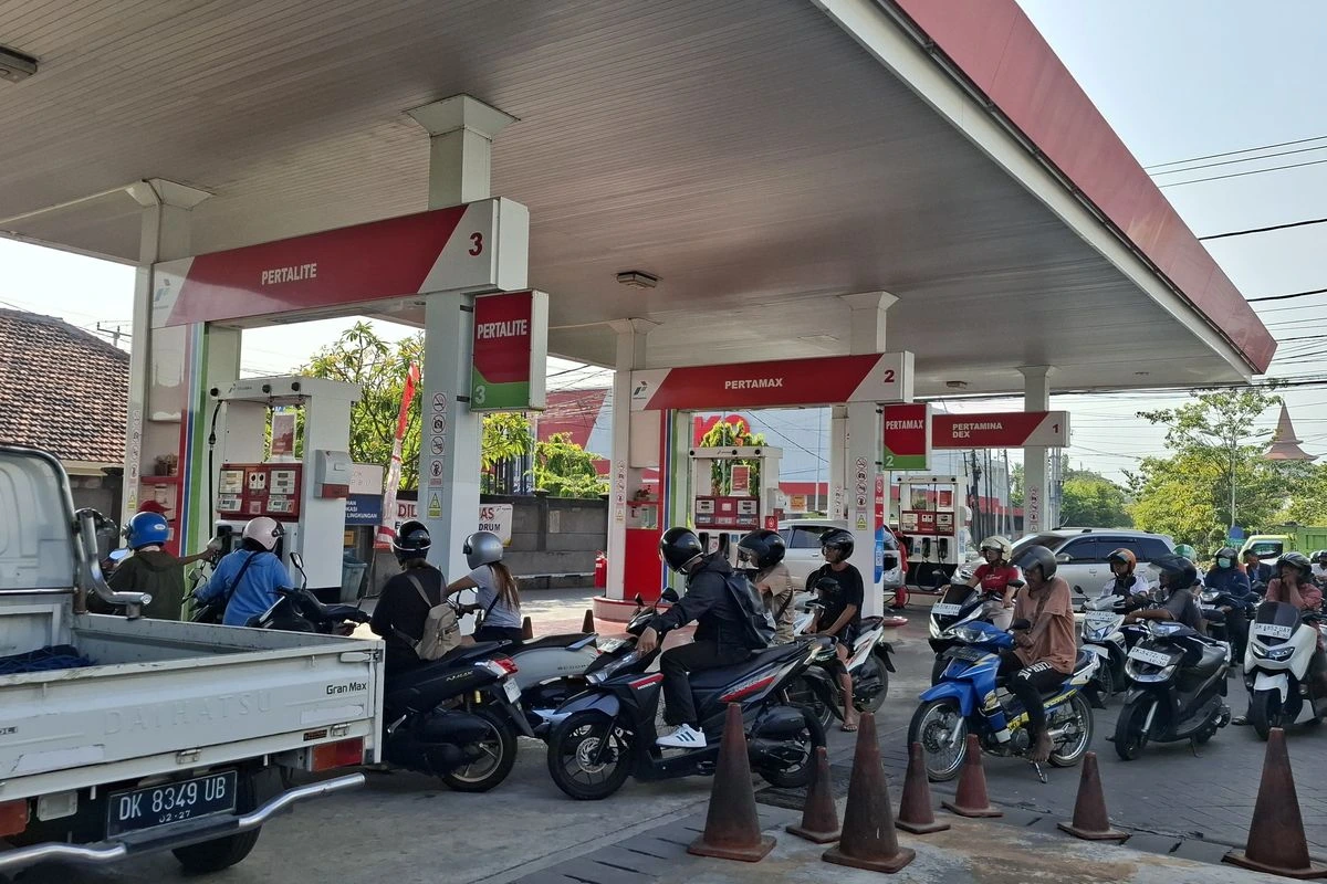 Pasokan Pertalite di SPBU Buleleng terganggu akibat keterlambatan distribusi, Pertamina menambah pasokan BBM untuk wilayah Bali