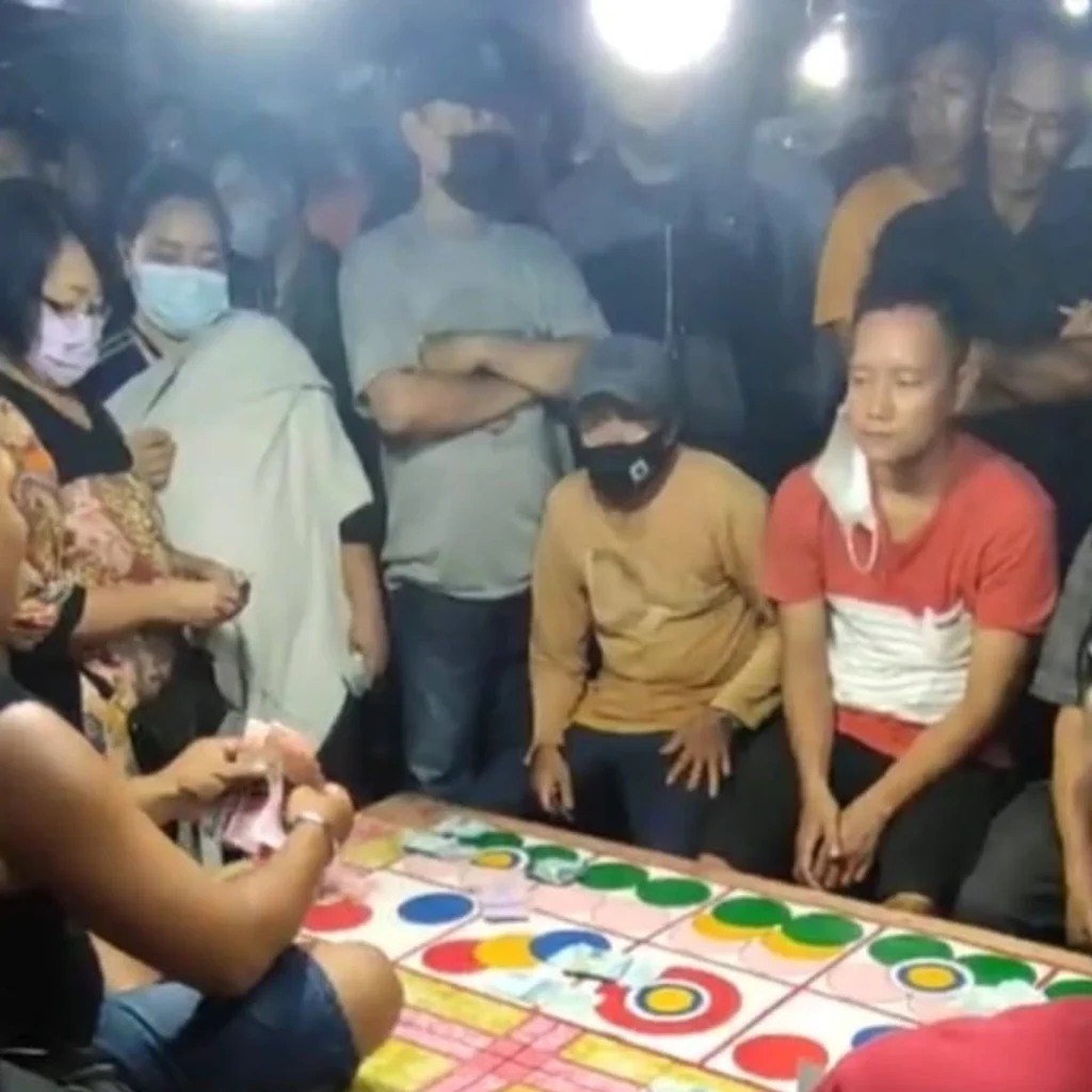 Upacara Tiwah dalam tradisi masyarakat Dayak Ngaju yang memiliki makna spiritual dalam kepercayaan Kaharingan