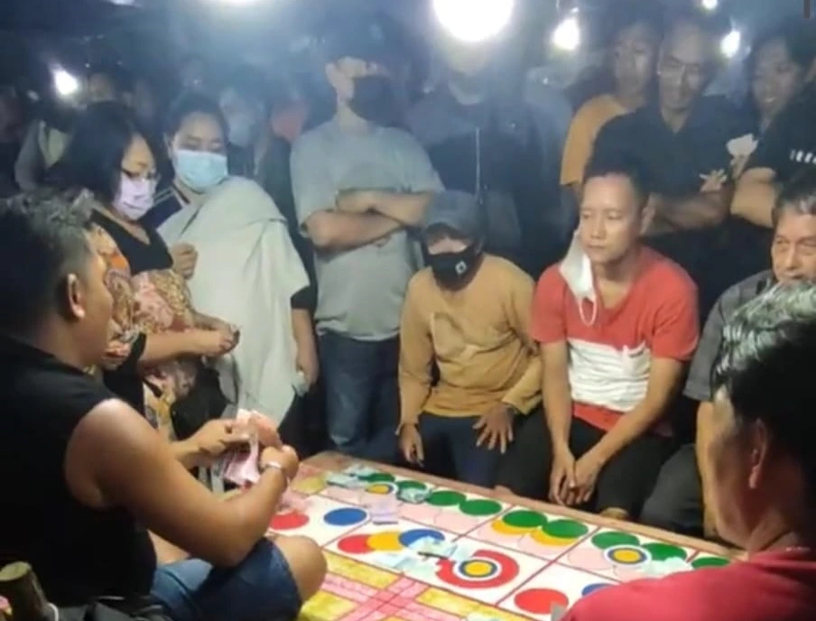 Upacara Tiwah dalam tradisi masyarakat Dayak Ngaju yang memiliki makna spiritual dalam kepercayaan Kaharingan