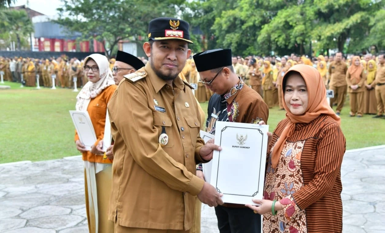 Bupati Sumenep Achmad Fauzi Wongsojudo saat memimpin Apel Hari Koperasi ke-79 Kabupaten Sumenep