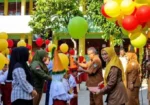 Hari Pertama MPLS di Pamekasan dan Bangkalan, Sekolah Lepas Balon Simbol Cita-cita, Distribusi MBG Belum Normal