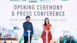 Wakil Gubernur Jawa Timur Emil Elestianto Dardak saat membuka Indonesia Energy Week Surabaya 2026 di Grand City Convention & Exhibition Surabaya.