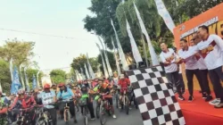 Sebanyak 5.000 peserta mengikuti Lamongan Bhayangkara Fun Bike 2026 di Alun-Alun Lamongan untuk memperingati Hari Bhayangkara ke-80.
