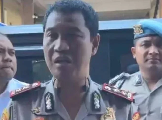 Polres Sampang bersama Polda Jatim memburu 14 buronan kasus dugaan rudapaksa terhadap anak di Sampang.