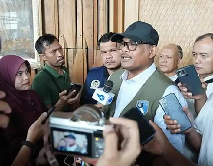 Safrizal ZA meminta BPBD di Aceh mempercepat penyaluran dana stimulan rumah dan pembangunan hunian tetap bagi korban bencana.