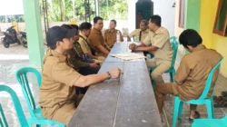 Pengrajin mebel Desa Tenonan Sumenep membuat furnitur kayu berkualitas untuk pasar luar daerah